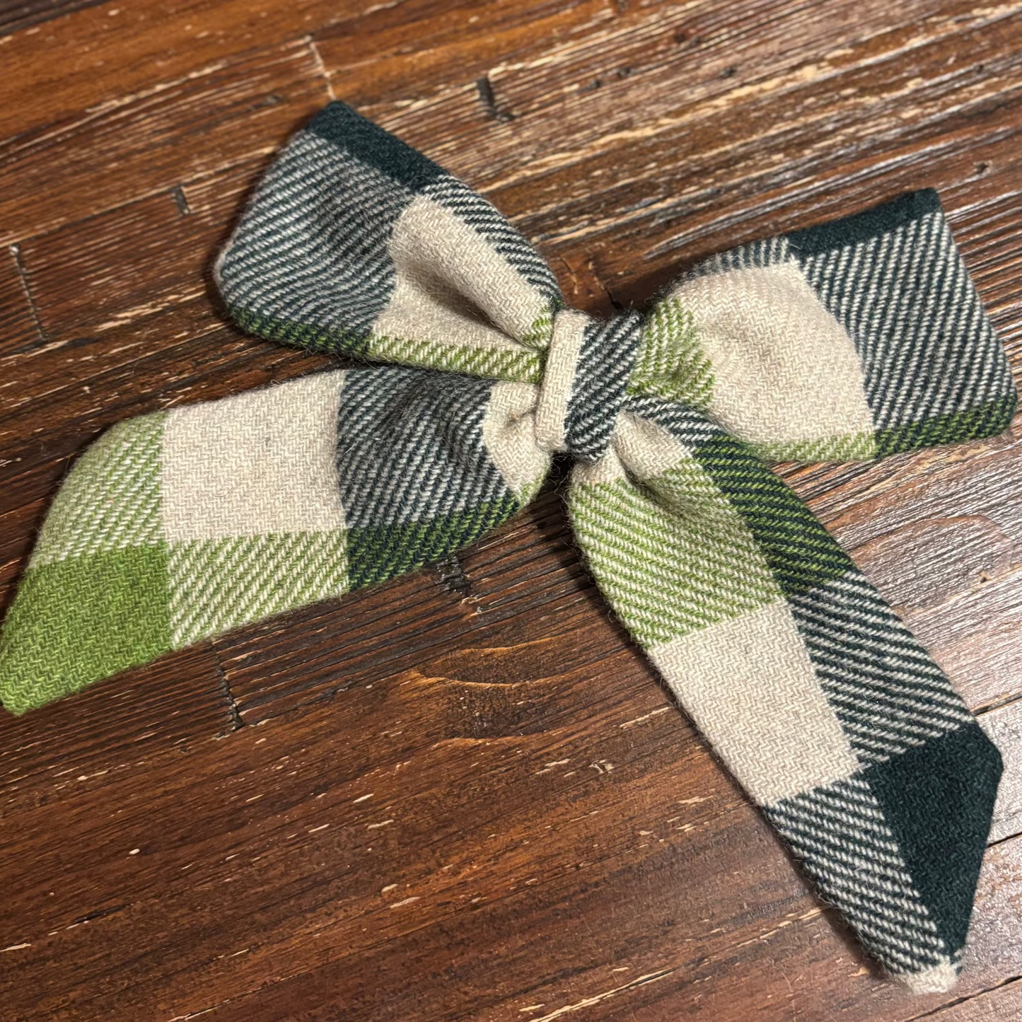 Handmade Donegal Tweed Hair Bows – Green Check